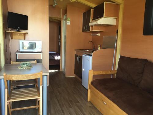Foto de una habitación de Bungalows - Càmping El Solsonès