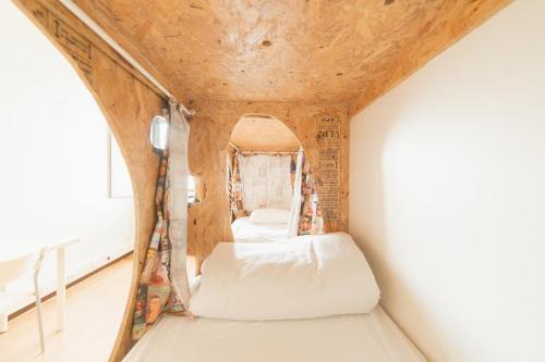 Foto de una habitación de Sunset Destination Hostel