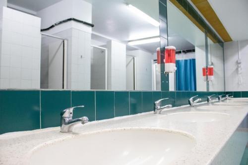 Foto del baño de HI Parque das Nações – Pousada de Juventude