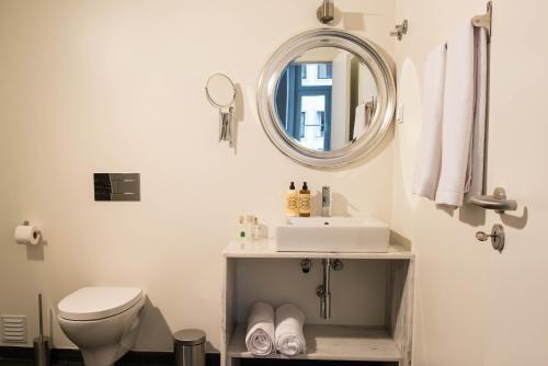 Foto del baño de Tesouro da Baixa by Shiadu