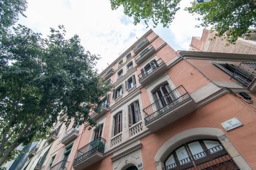 Foto del exterior de Apartamentos Weflating Suites Sant Antoni Market