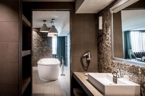 Foto de una habitación de Van Der Valk Hotel Dordrecht