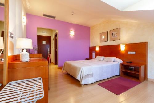 Foto de una habitación de Hotel MIRAVALLE ADMITIMOS MASCOTAS ABIERTO 24 HORAS