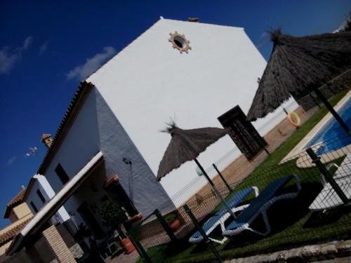 Foto de los servicios de Casas y chalets Casas Elena-Conil