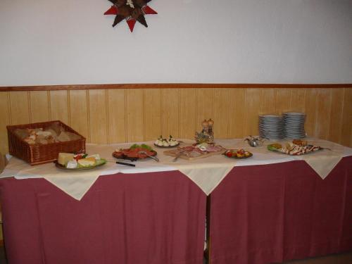 Foto de restauración de Jugendgästehaus Oberau
