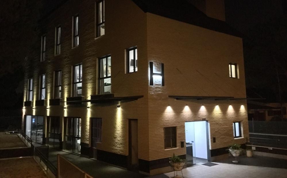 Foto del exterior de Hotel H La Cabaña