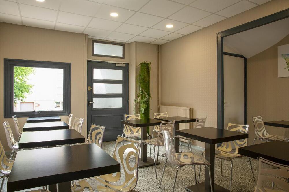 Foto de restauración de The Originals Access, Hôtel Bourges Gare