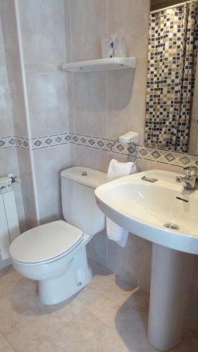 Foto del baño de Pensión Zumardi