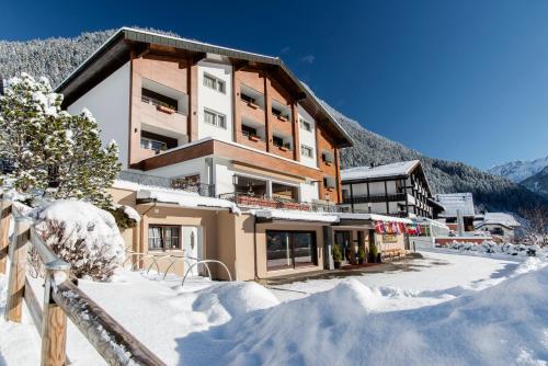 Foto del exterior de Aparthotel Tschanun Garni