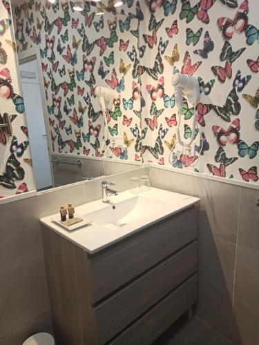 Foto del baño de Hoteles básicos Rin Rooms