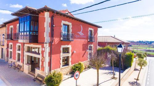 Foto del exterior de Hotel Quintanares