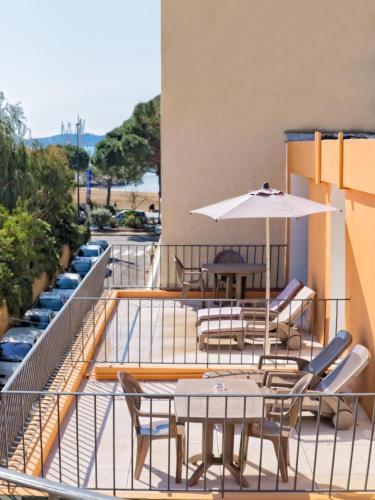Foto de una habitación de Hôtel le Chardon Bleu