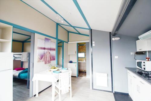 Foto de una habitación de Camping le Roucan West