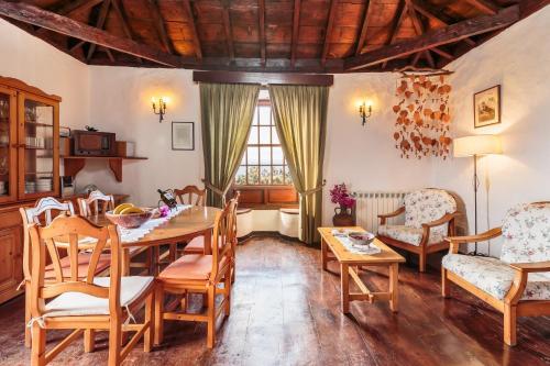 Foto de una habitación de Casas y chalets El Pósito