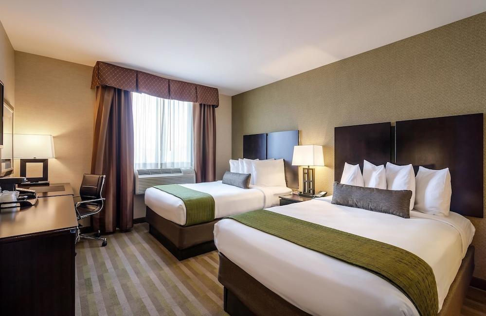 Foto de una habitación de Best Western Plus Plaza Hotel