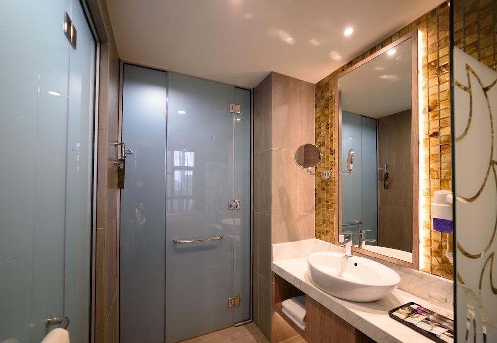 Foto del baño de Hotel Mercure Selangor Selayang