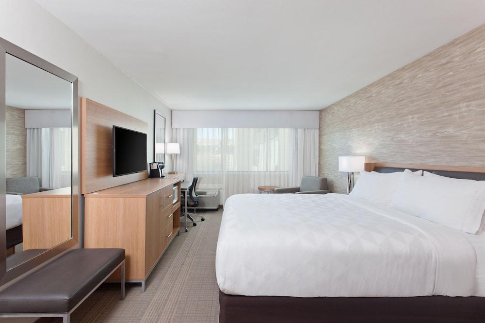 Foto de una habitación de Holiday Inn Palmdale-Lancaster, an IHG Hotel