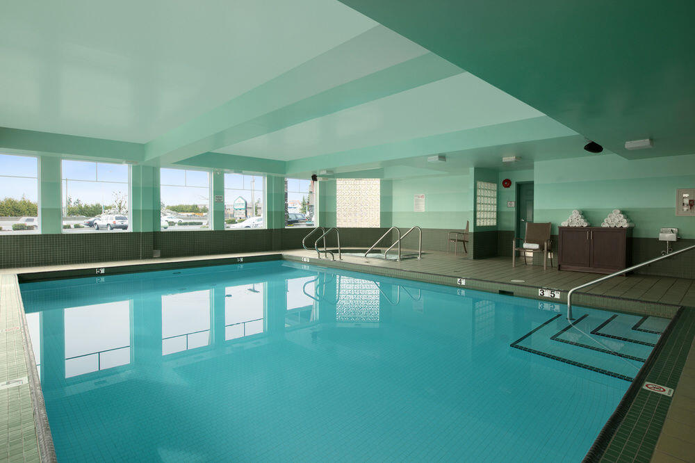 Foto de los servicios de Hotel Ramada by Wyndham Surrey/Langley