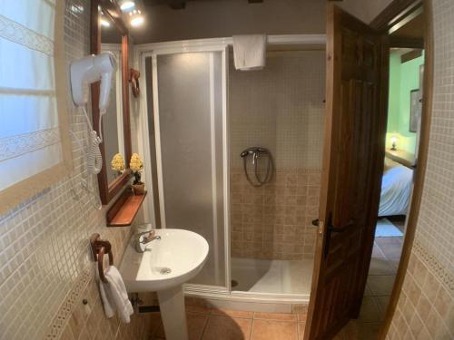 Foto del baño de Villa El Bulín de Braojos - 3 Casas