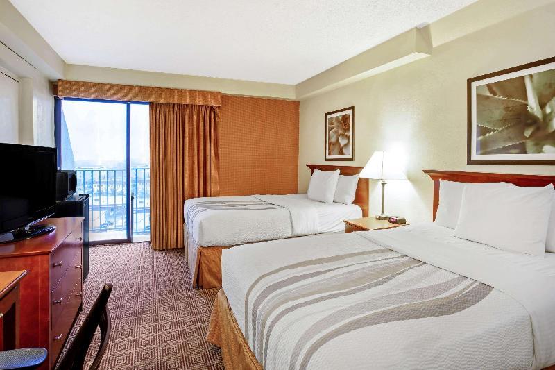 Foto de una habitación de Hotel La Quinta by Wyndham Stamford / New York City