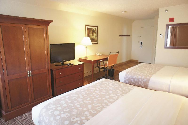 Foto de una habitación de Hotel La Quinta by Wyndham Stamford / New York City