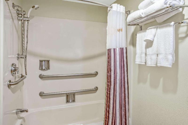 Foto del baño de Hotel La Quinta by Wyndham Stamford / New York City