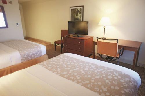 Foto de una habitación de Hotel La Quinta by Wyndham Stamford / New York City