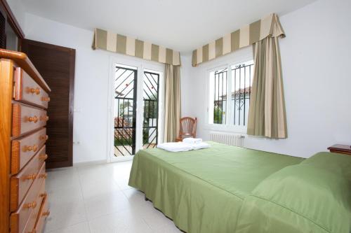 Foto de una habitación de Casas y chalets Sunway Torre La Veleta