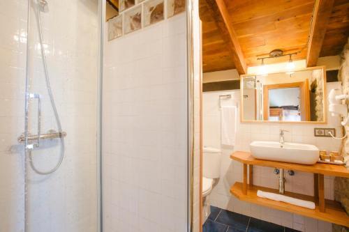 Bathroom – Posada Condado de la Mota