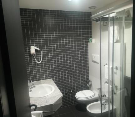 Foto del baño de Hotel Gardenia