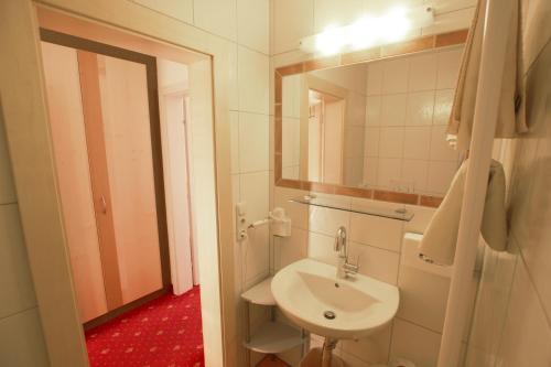 Bathroom – Hotel Tannenhof