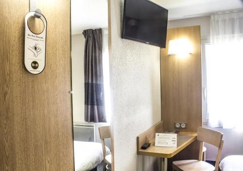 Room – B&amp;amp;B Hôtel Vierzon