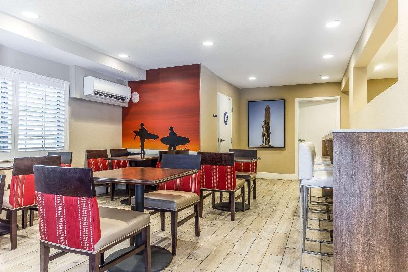 Foto de restauración de Hotel Comfort Inn Santa Cruz