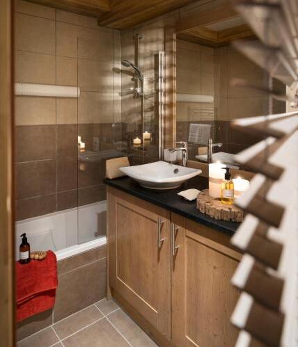 Foto del baño de CGH Résidences &amp;amp; Spas l&amp;#039;Orée des Neiges