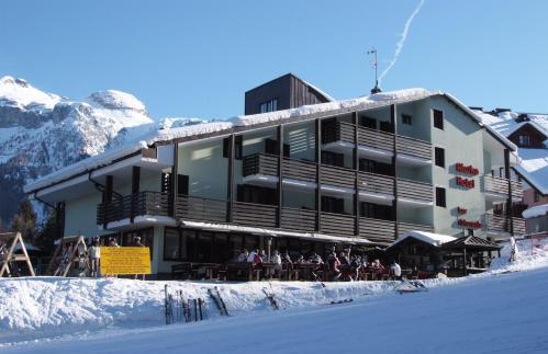 Foto del exterior de Hotel Alaska