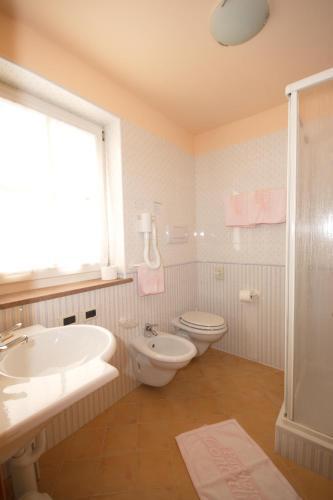 Foto del baño de Albergo Conturina