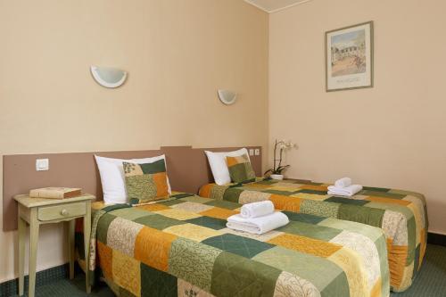 Room – Hôtel De France Et De Guise