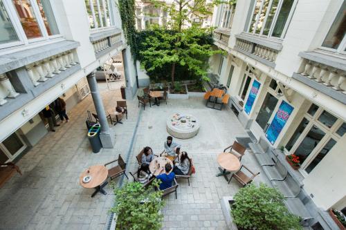 Exterior – Jacques Brel Youth Hostel