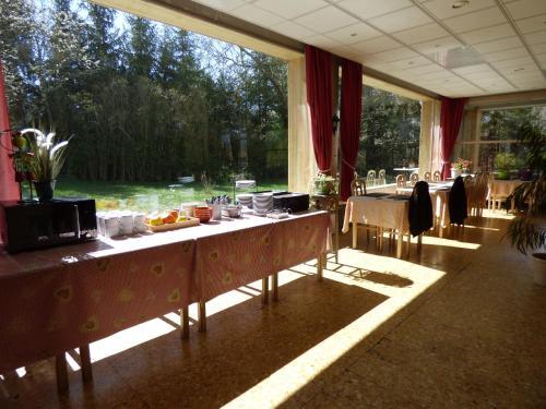 Foto de restauración de Hotel Logis La Cremaillere