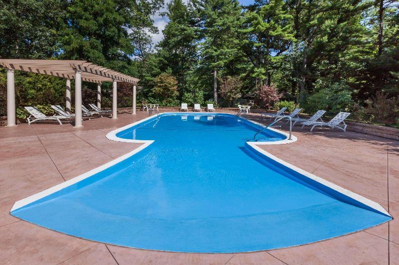 Foto de los servicios de Hotel Howard Johnson by Wyndham Traverse City
