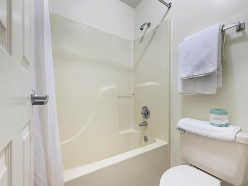 Foto del baño de Hotel Mansion View Inn &amp;amp; Suites