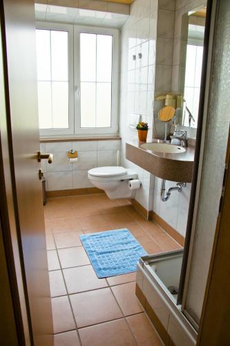 Foto del baño de Hotel Krone