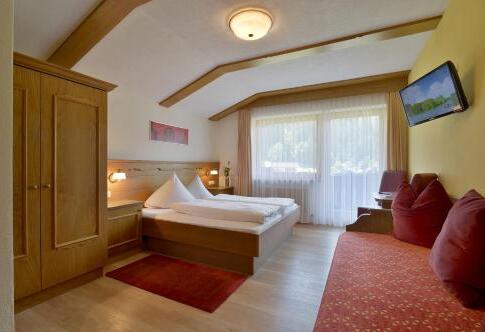 Room – Hotel Maximilian
