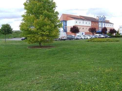 Foto del exterior de Hotel ibis budget Bourges