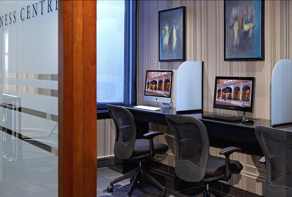 Foto de los servicios de The Lord Nelson Hotel &amp;amp; Suites