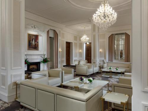 Foto de los servicios de The Lord Nelson Hotel &amp;amp; Suites