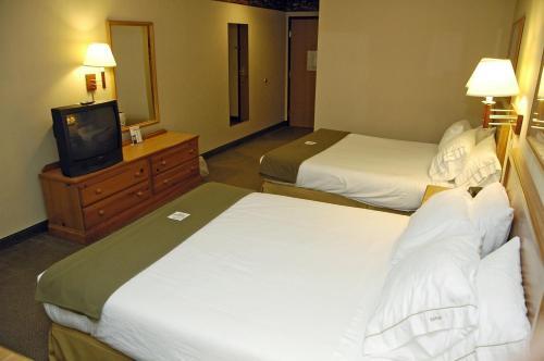 Room – Pellston Lodge Magnuson Hotel
