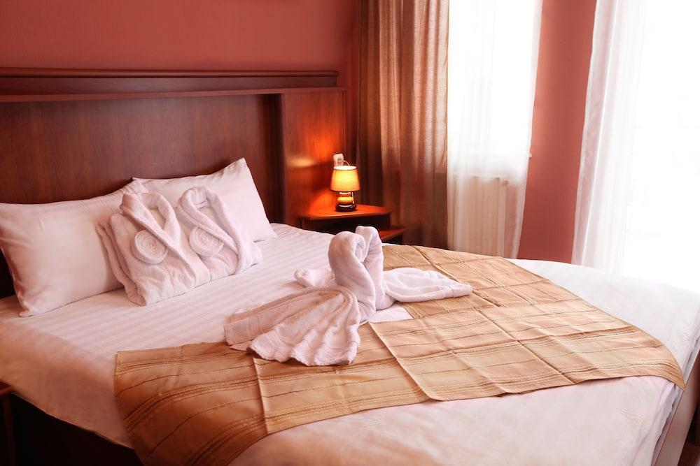 Photo – Astoria Hotel