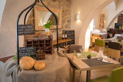 Foto de restauración de Auberge de la Cauquiere