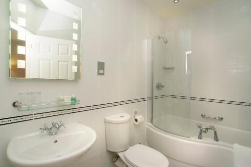 Bathroom – The Borrowdale Hotel